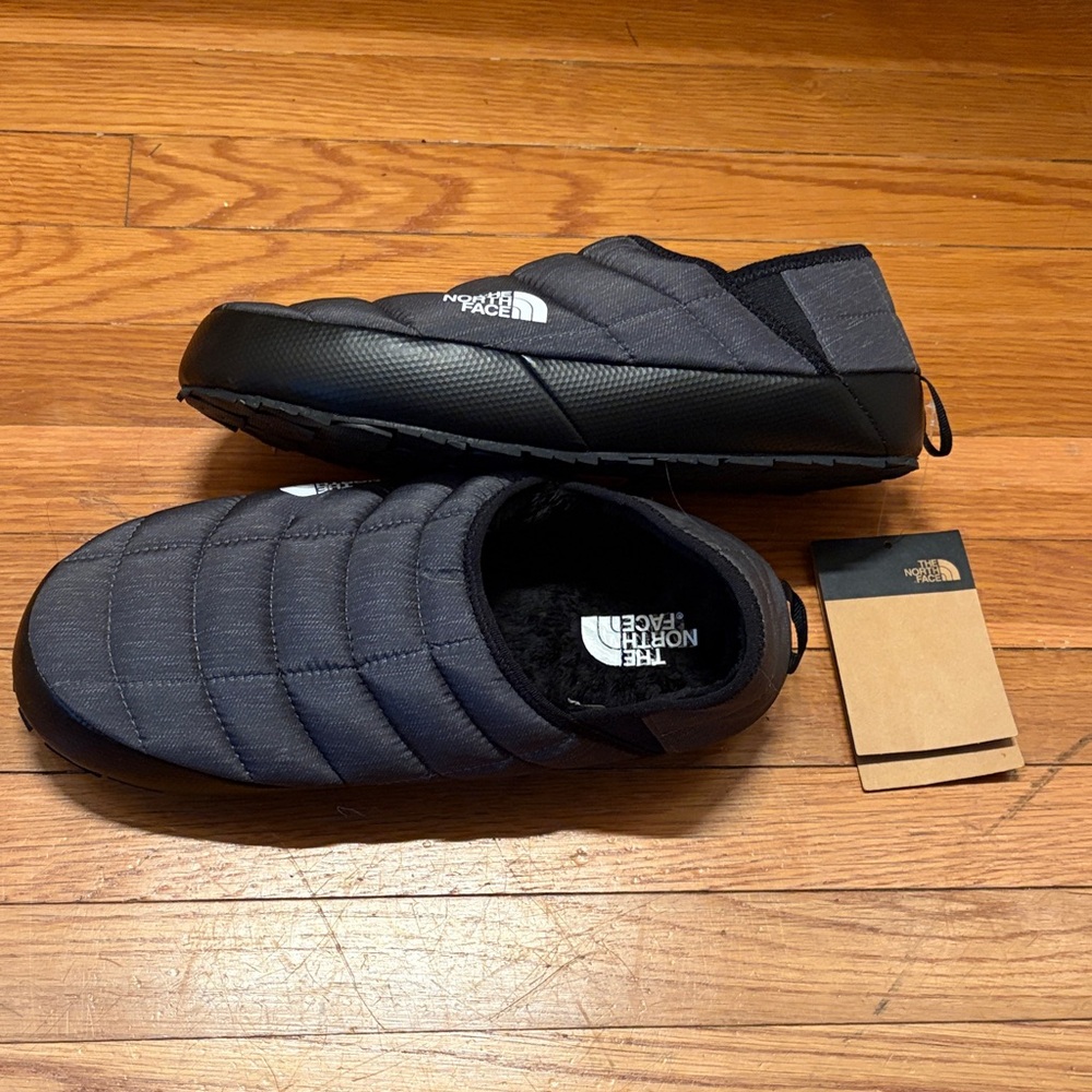The North Face Men's Quilted Slip-On Mules in Charcoal Black-NWT